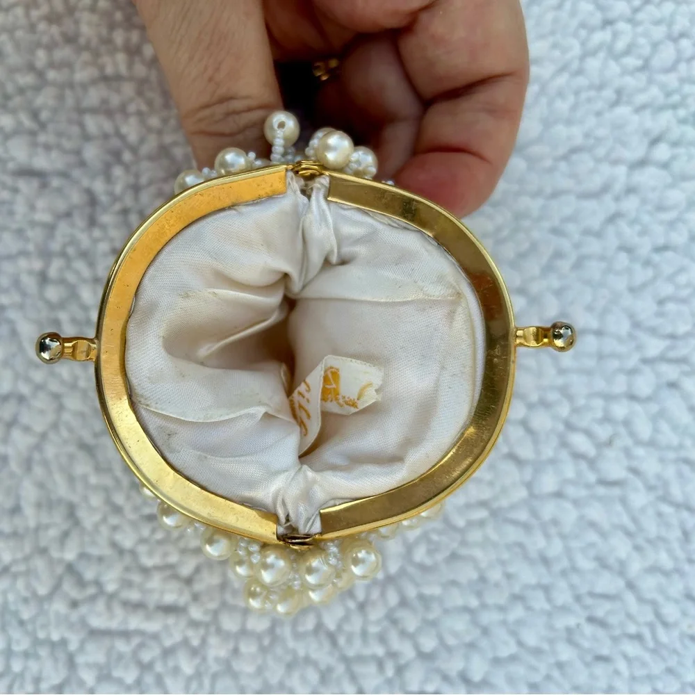 Vintage Delill Pearl-Embellished Gold Change Coin Purse Sequins